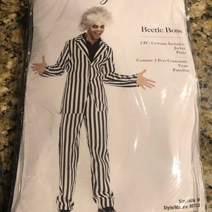 Beetlejuice costume size M (fits like XL)